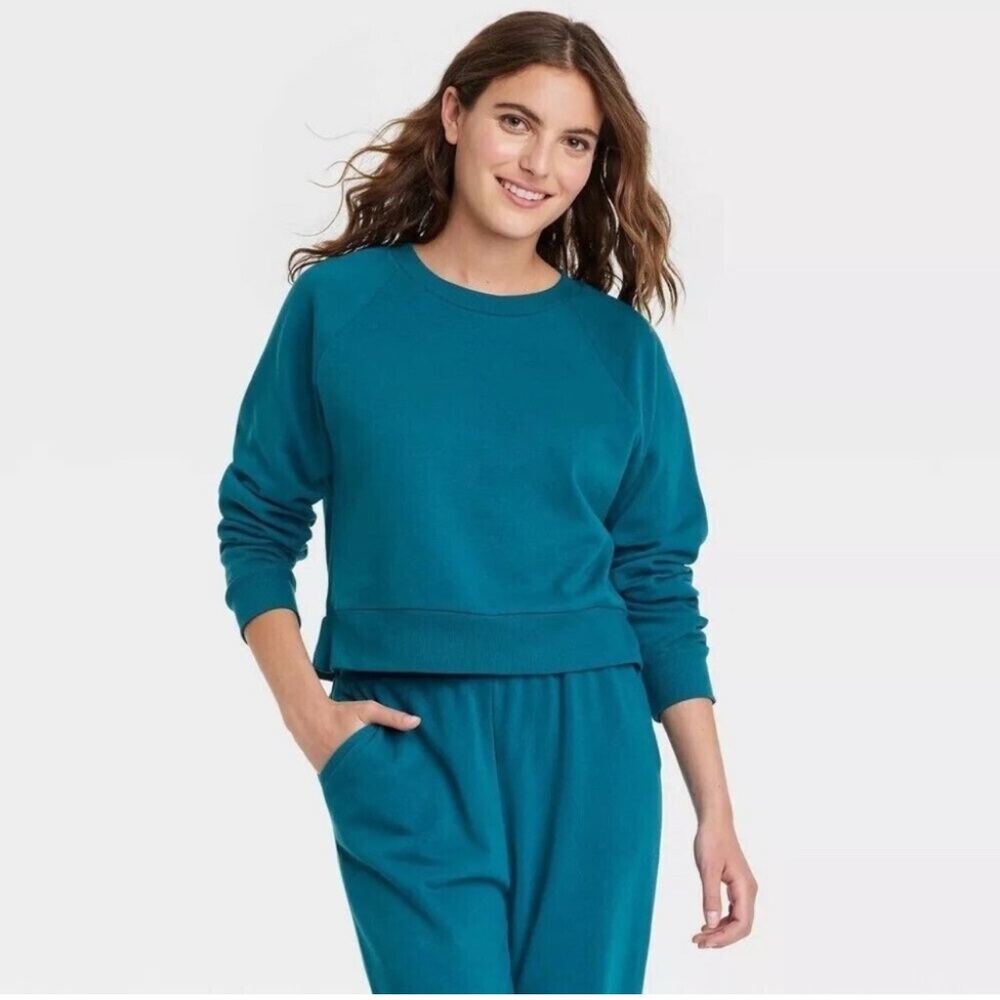 Colsie Cropped Teal Sweatshirt, XS, Like New